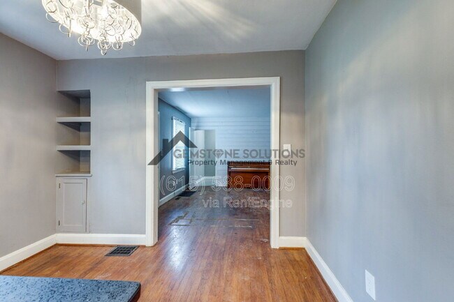 Building Photo - 2930 Primrose Cir