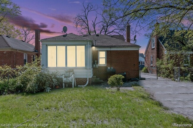 Building Photo - 20558 Oakfield Ave