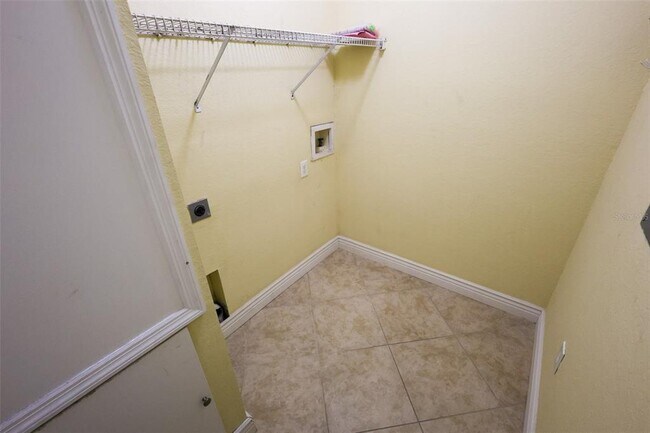 Building Photo - 2731 Via Capri