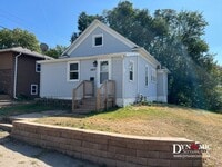 Building Photo - 3 Bedroom, 1 Bathroom Single Family House