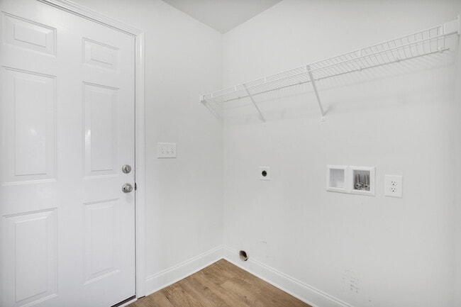 Building Photo - 2452 Belltown Dr SW