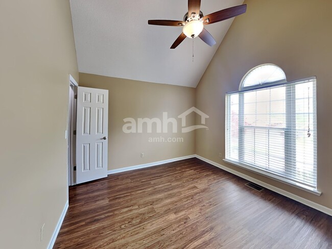 Building Photo - 113 Cedar Forest Dr