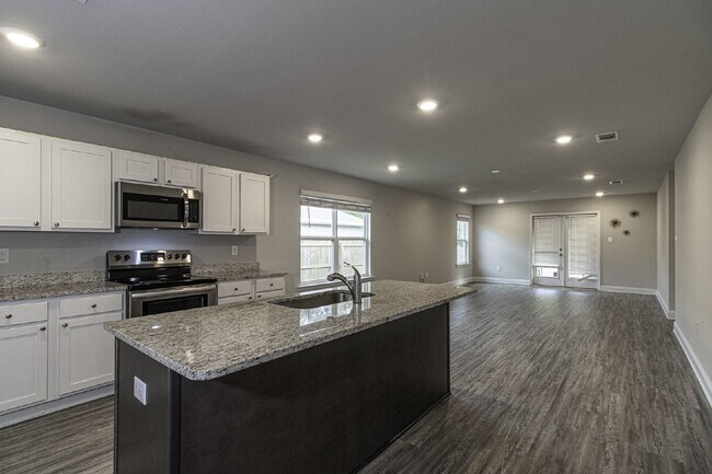 Building Photo - "Spacious 4 Bed, 2 Bath Home in Biloxi, MS - A Must-See Rental Property!"