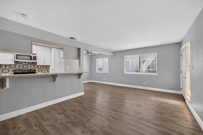 Building Photo - Charming 2-Bed Condo Retreat in Citrus Heights