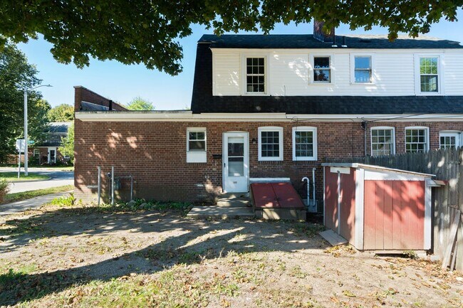 Building Photo - 80 Concord Way