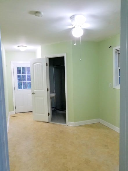 Building Photo - 2880 Edenvale Rd