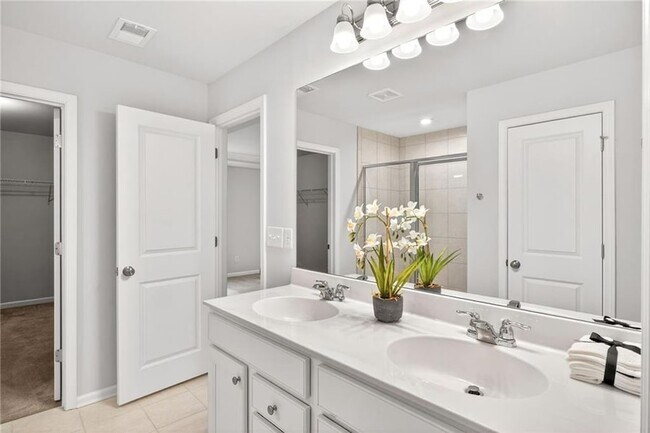 Building Photo - 5377 Fountainhead Ln