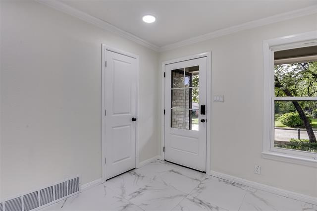 Building Photo - 258 Somerset Terrace