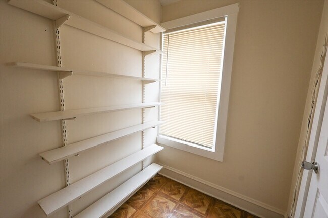 Building Photo - 498 Whipple St