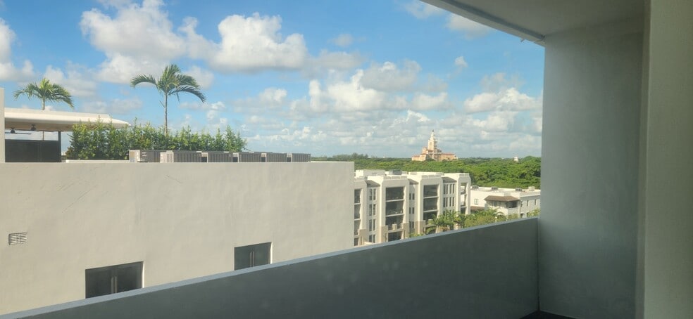 Breathtaking views from spacious balcony - 700 Biltmore Way