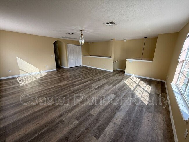 Building Photo - 5320 Lorilawn Dr