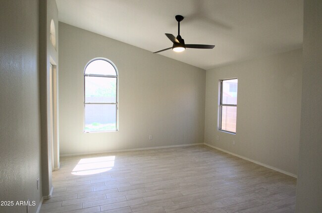 Building Photo - 7929 W Wescott Dr