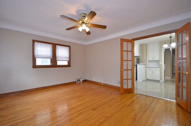 Building Photo - 4329-4331 Thomas ave N - TPO