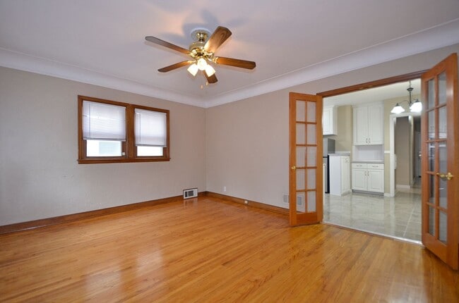 Building Photo - 4329-4331 Thomas ave N