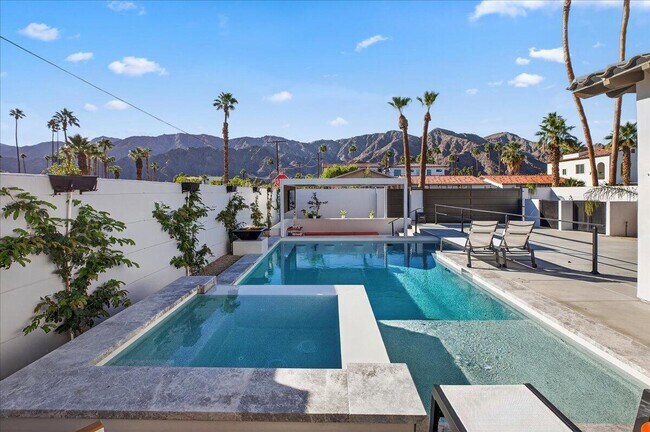 Building Photo - 51116 Avenida Mendoza