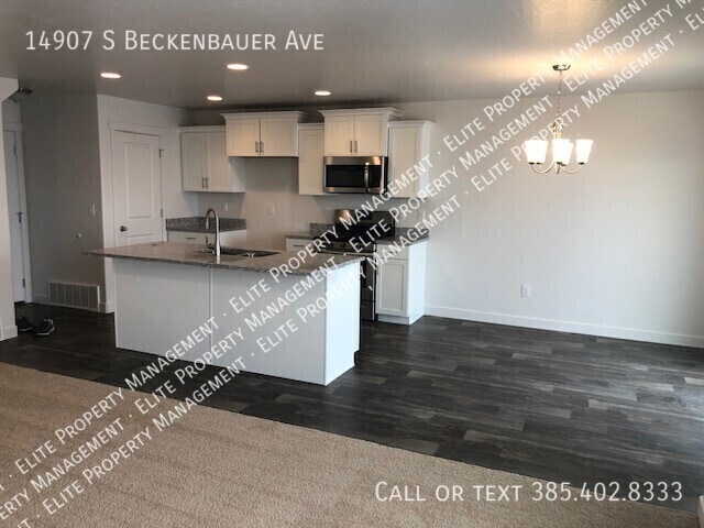 Building Photo - 14907 Beckenbauer Ave