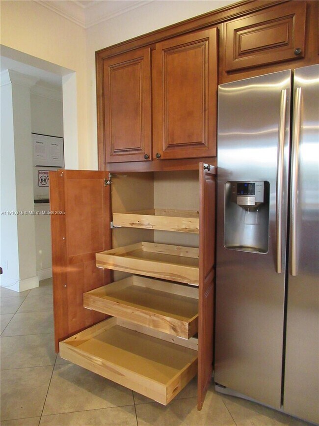 Building Photo - 1118 N 46th Ave