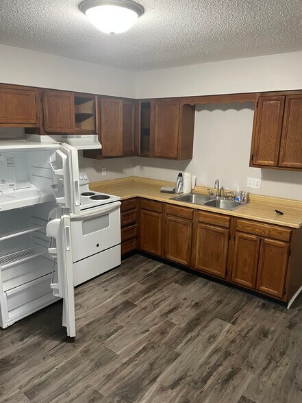 Building Photo - 714 Park Ave