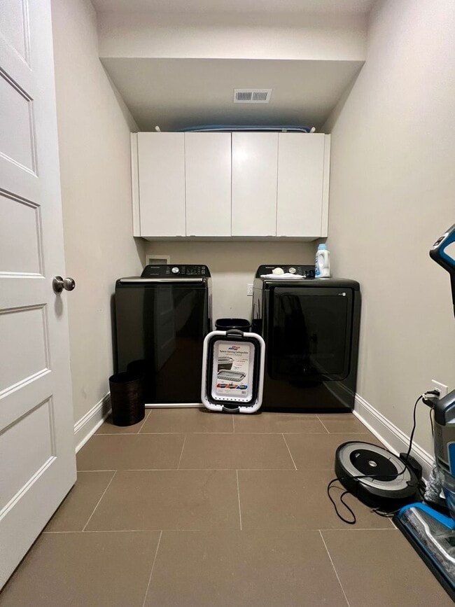 Building Photo - Stunning 3-Bedroom Townhome in the Heart of Fishtown! Finished Basement and Private Rooftop Deck!...