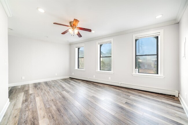 Building Photo - 369 3rd St