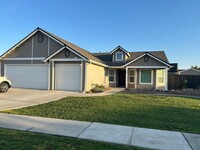 Building Photo - One of Hanford's Finest!