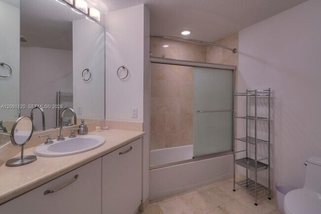 Building Photo - 6515 Collins Ave