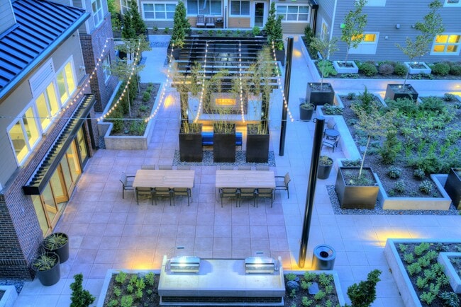 Building Photo - Urbana