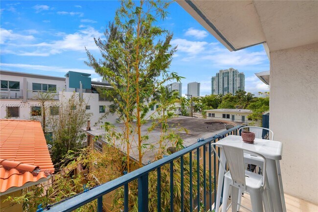 Building Photo - 750 Michigan Ave