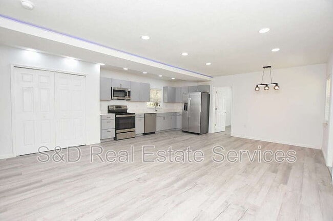 Building Photo - 3032 Spirit Lake Dr