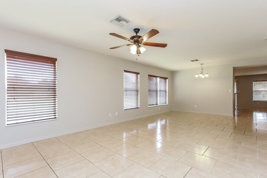 Building Photo - 184 Antofagasta St