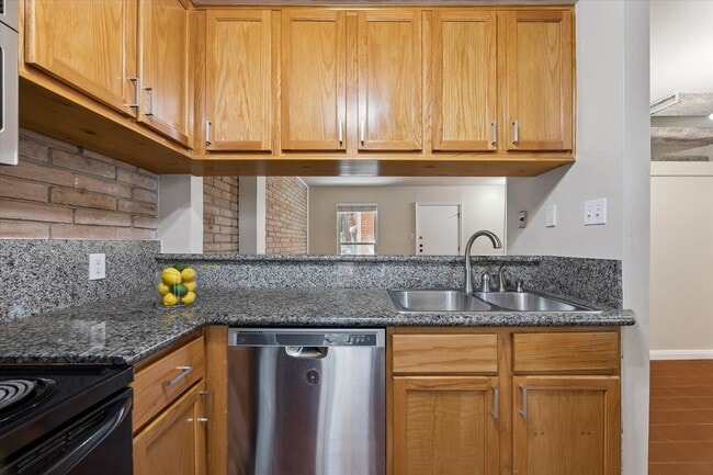 Building Photo - 1205 Autrey St