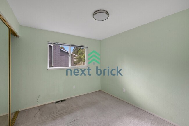 Building Photo - Spacious 4-Bedroom Retreat with 3 Full Baths in the Heart of Redmond – 2,490 Sq Ft of Comfort!