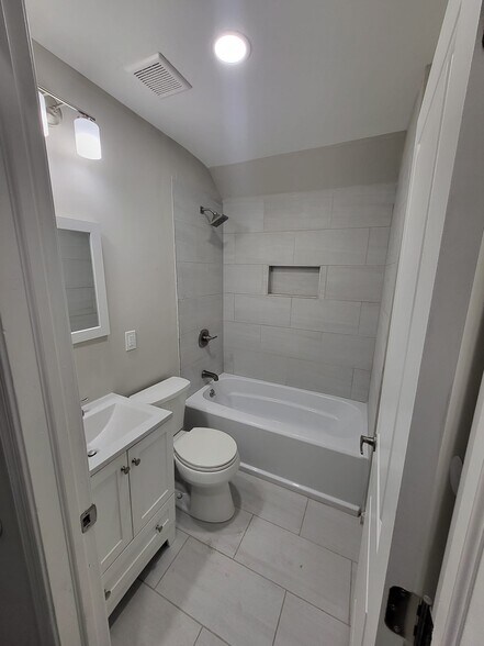 Building Photo - 132 N 50th St