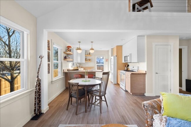 Building Photo - Stunning 4BR/2BA Home in Prime West End Location | Fully Remodeled with Custom Touches