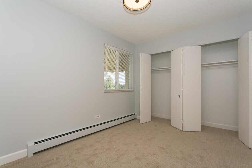 Building Photo - 615 S Alton Way