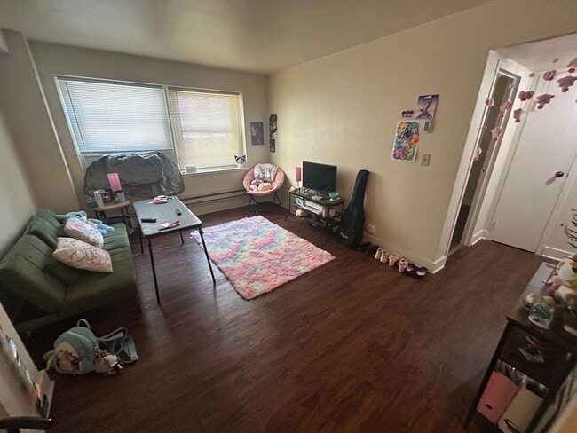 Interior Photo - 1029 E Knapp St
