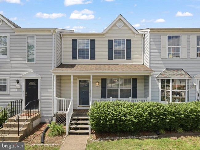 Building Photo - 303 Mayfair Pl