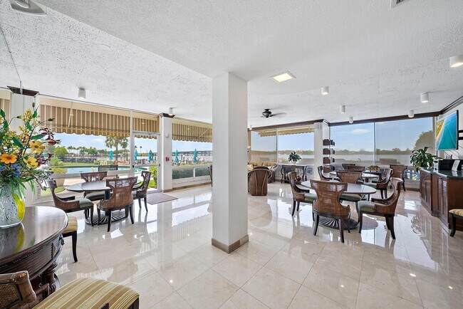 Building Photo - 2840 S Ocean Blvd