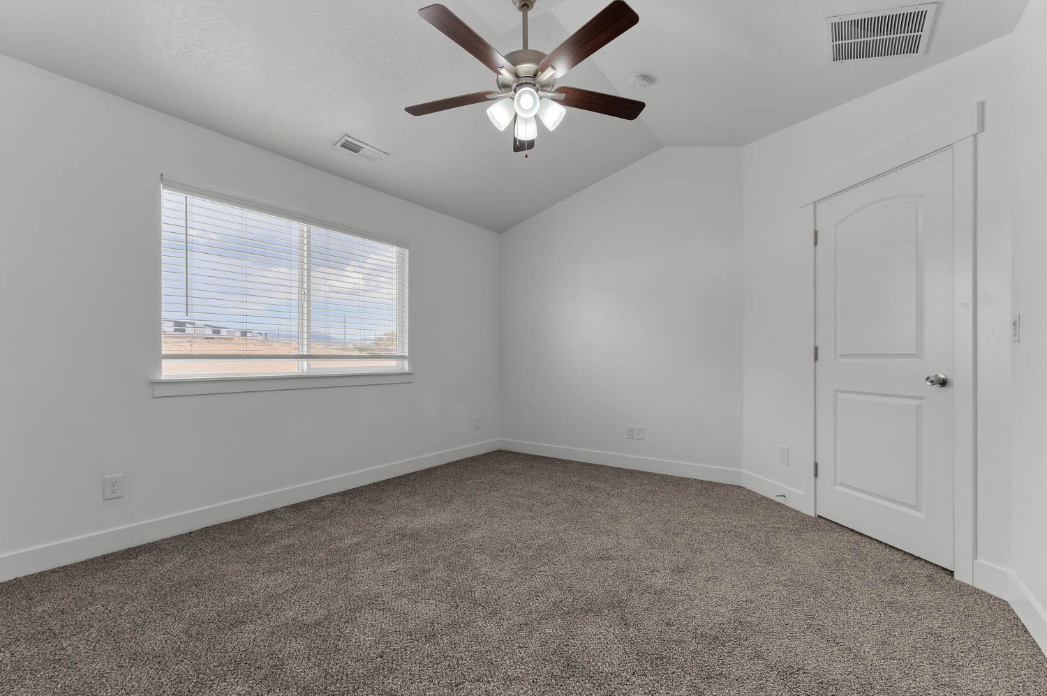 Building Photo - 16042 S Bodmin Way