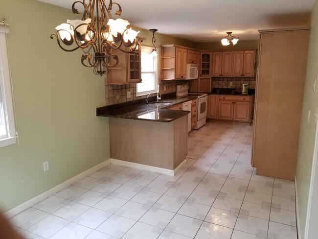 Primary Photo - 85 Pond St