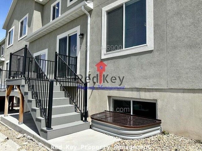 Building Photo - Glen Eagles Ct. Townhouse
