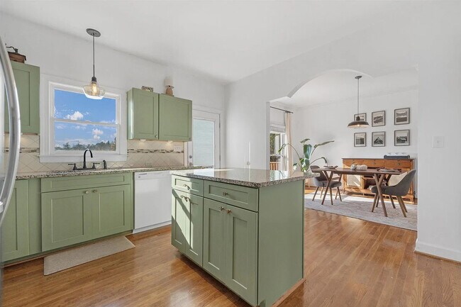 Building Photo - 1565 Bent River Cir