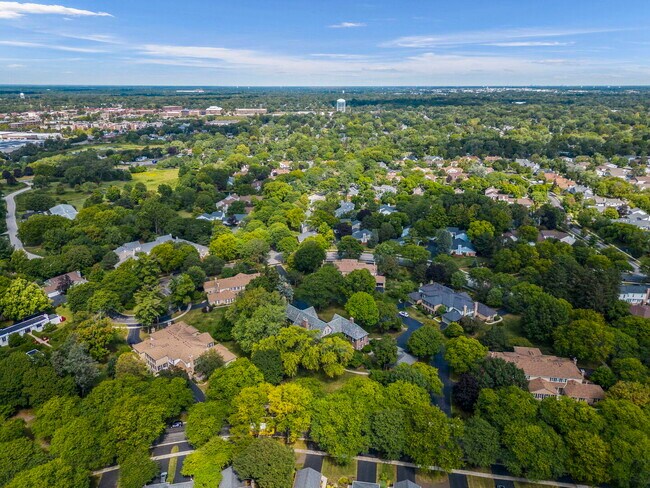 Building Photo - 1092 Wexford Ct