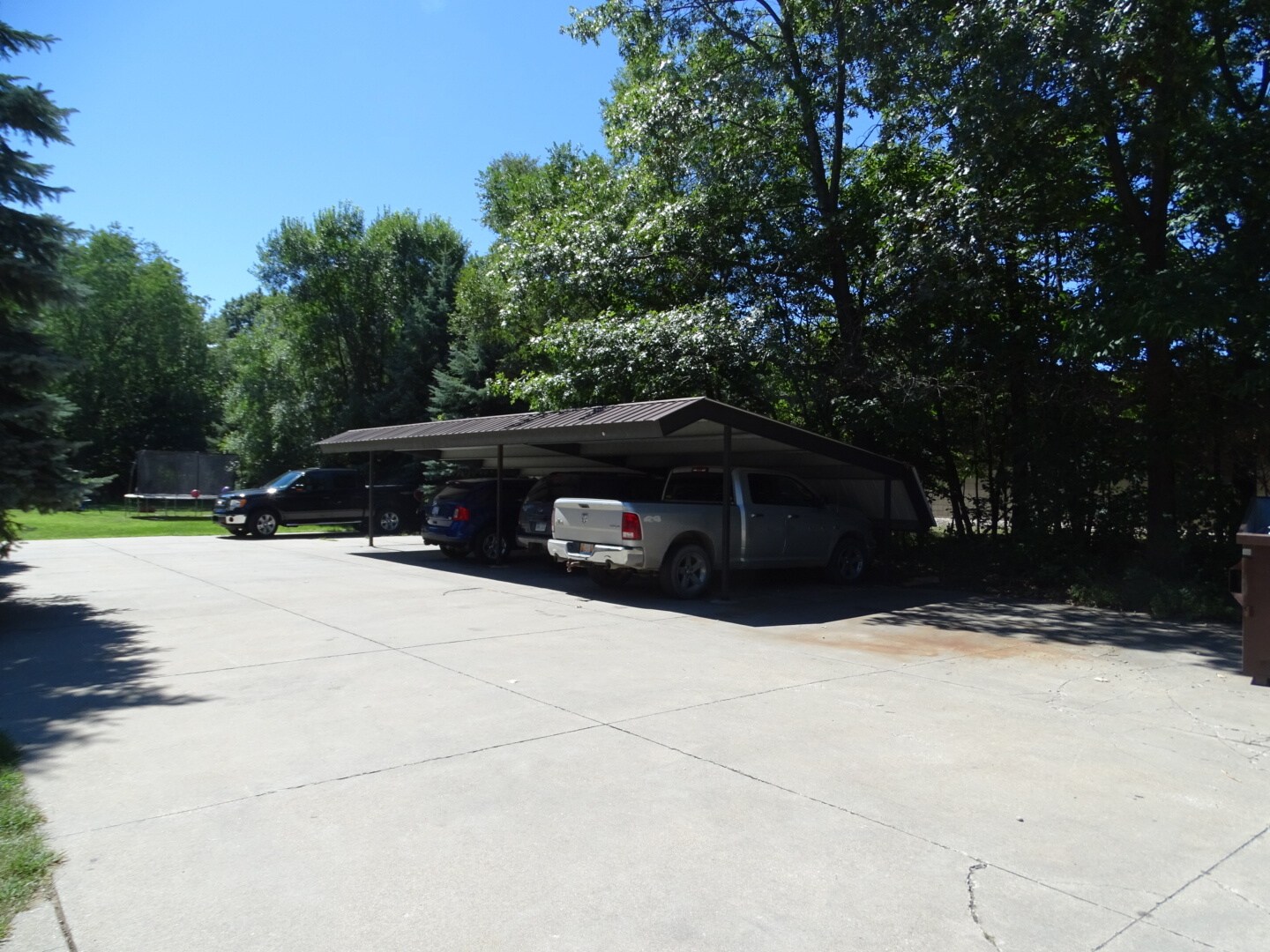 Car port - 1405 Moreland St