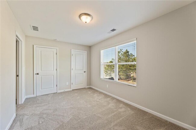 Building Photo - 978 Valley Rock Dr