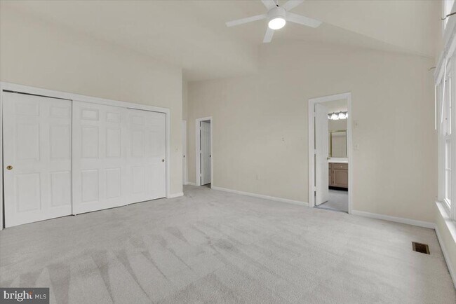Building Photo - 2904 Oakton Crest Pl