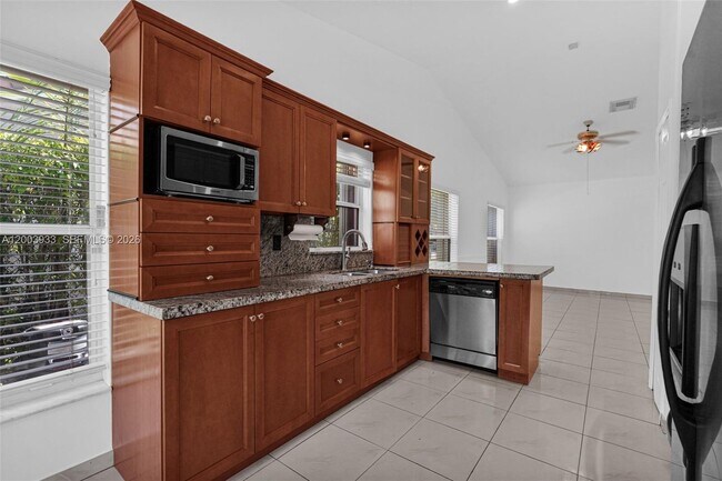 Building Photo - 358 SW 163rd Ave