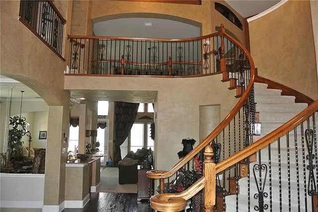 Building Photo - 4205 Lansbury Dr