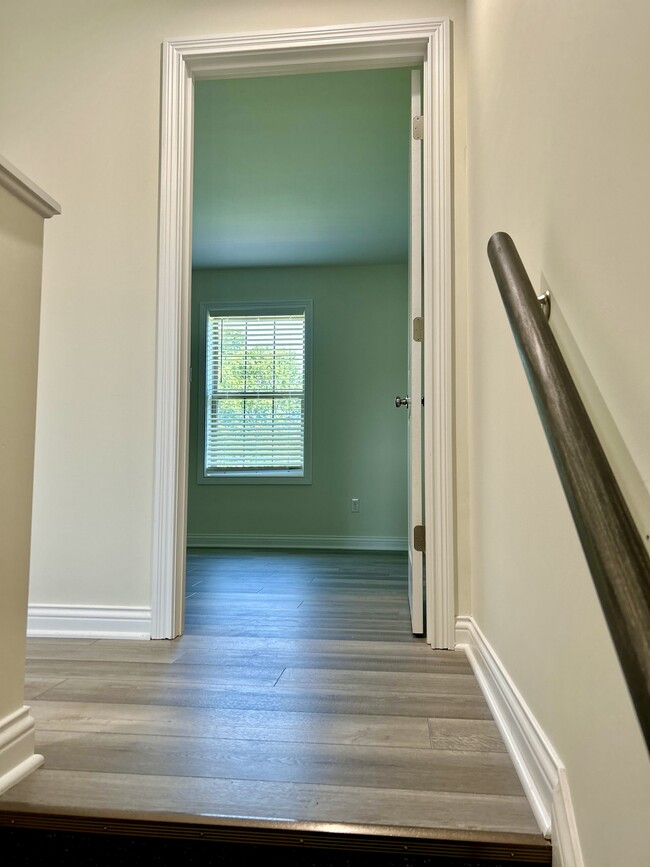 Upstairs Master Bedroom - 193 Fairway Ln