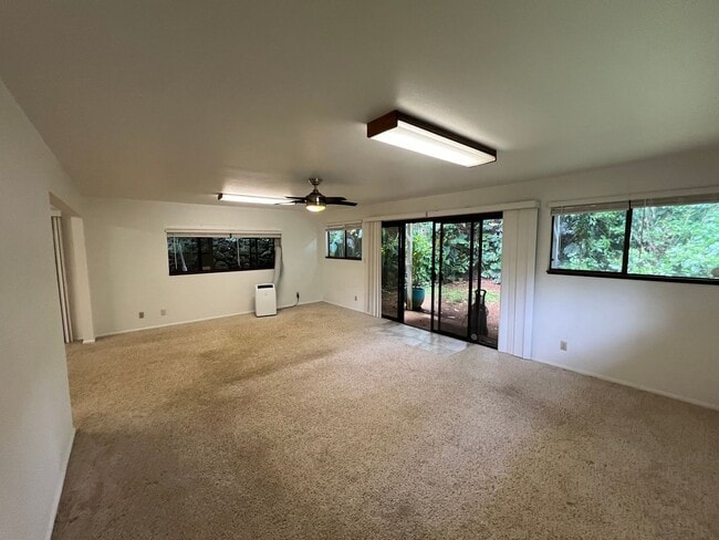 Building Photo - Breezy Kaneohe House